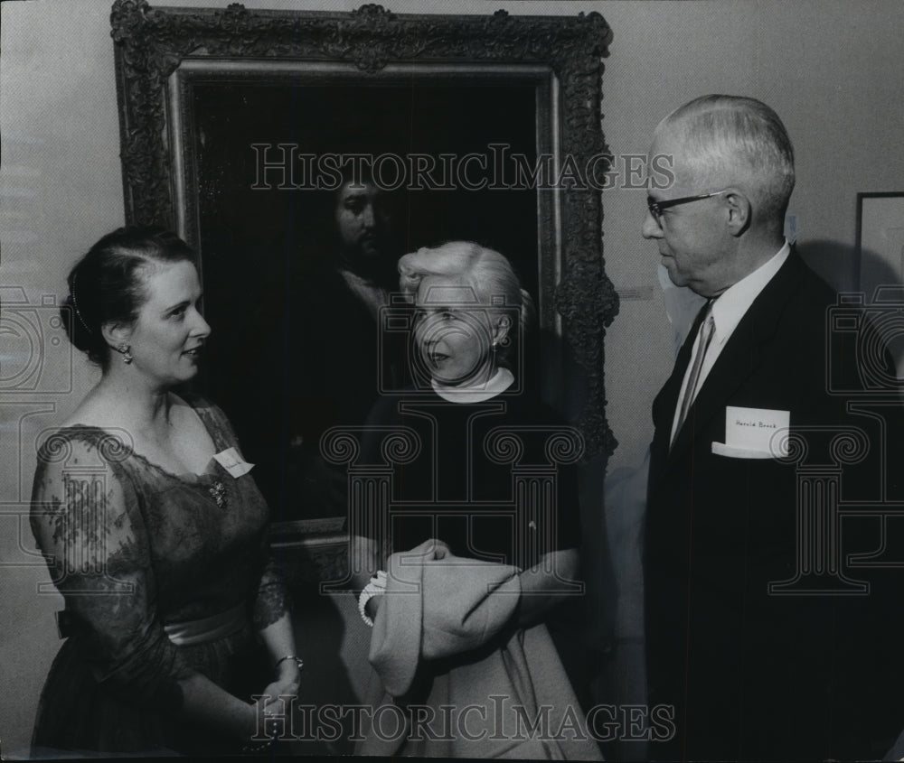 1957 Press Photo Mrs. Harold Brock (left) with her husband &amp; Mrs. Alfred Boerner - Historic Images