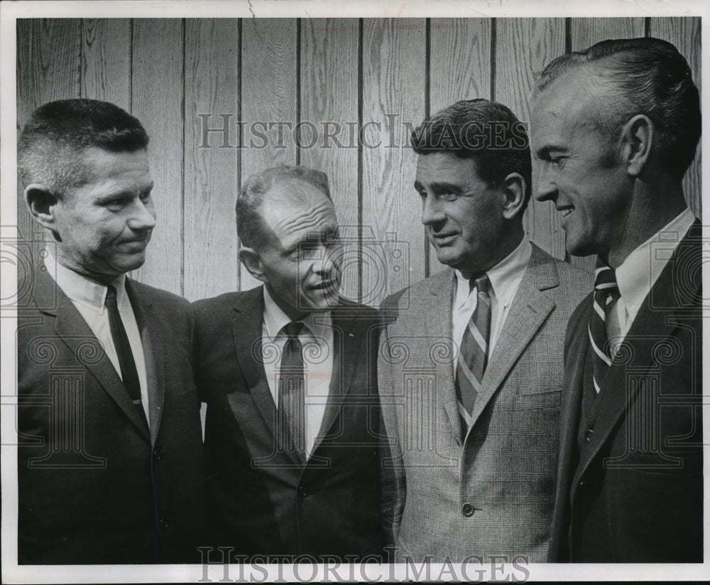 1968 Press Photo Boston Marathon Runners from Milwaukee - Historic Images