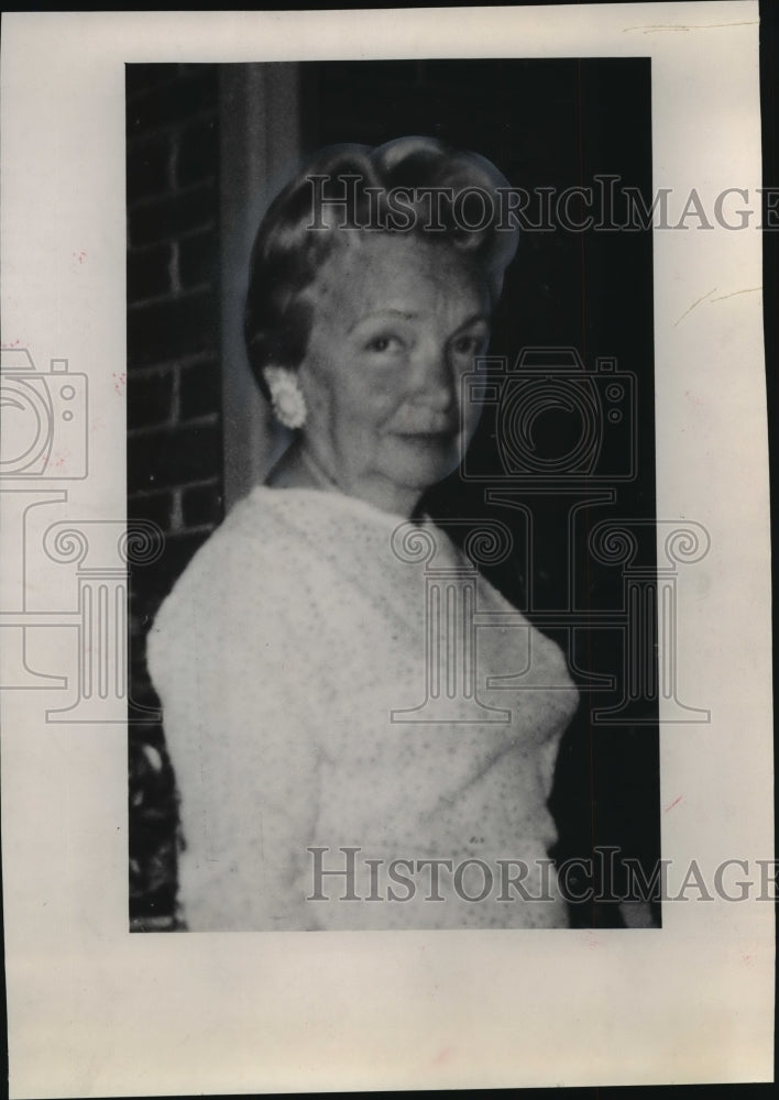 1962 Press Photo Mrs. Courtland R. Conlee, wife of The Journal vice-president - Historic Images