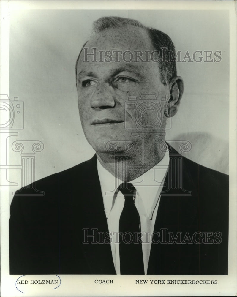 1970 Press Photo Red Holzman Coach Of New York Knickerbockers - mja84182- Historic Images