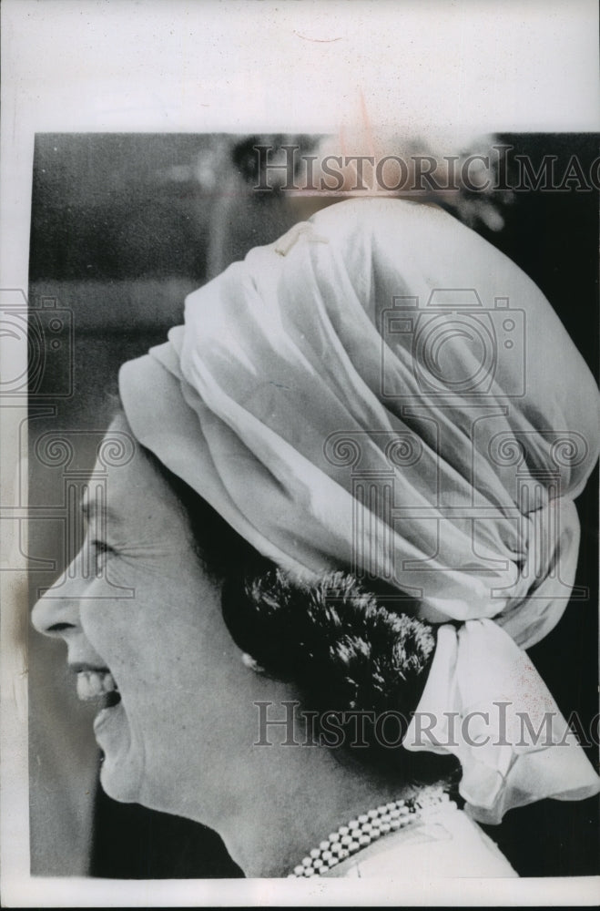 1974 Press Photo Queen Elizabeth watching her husband Prince Philip play polo-Historic Images
