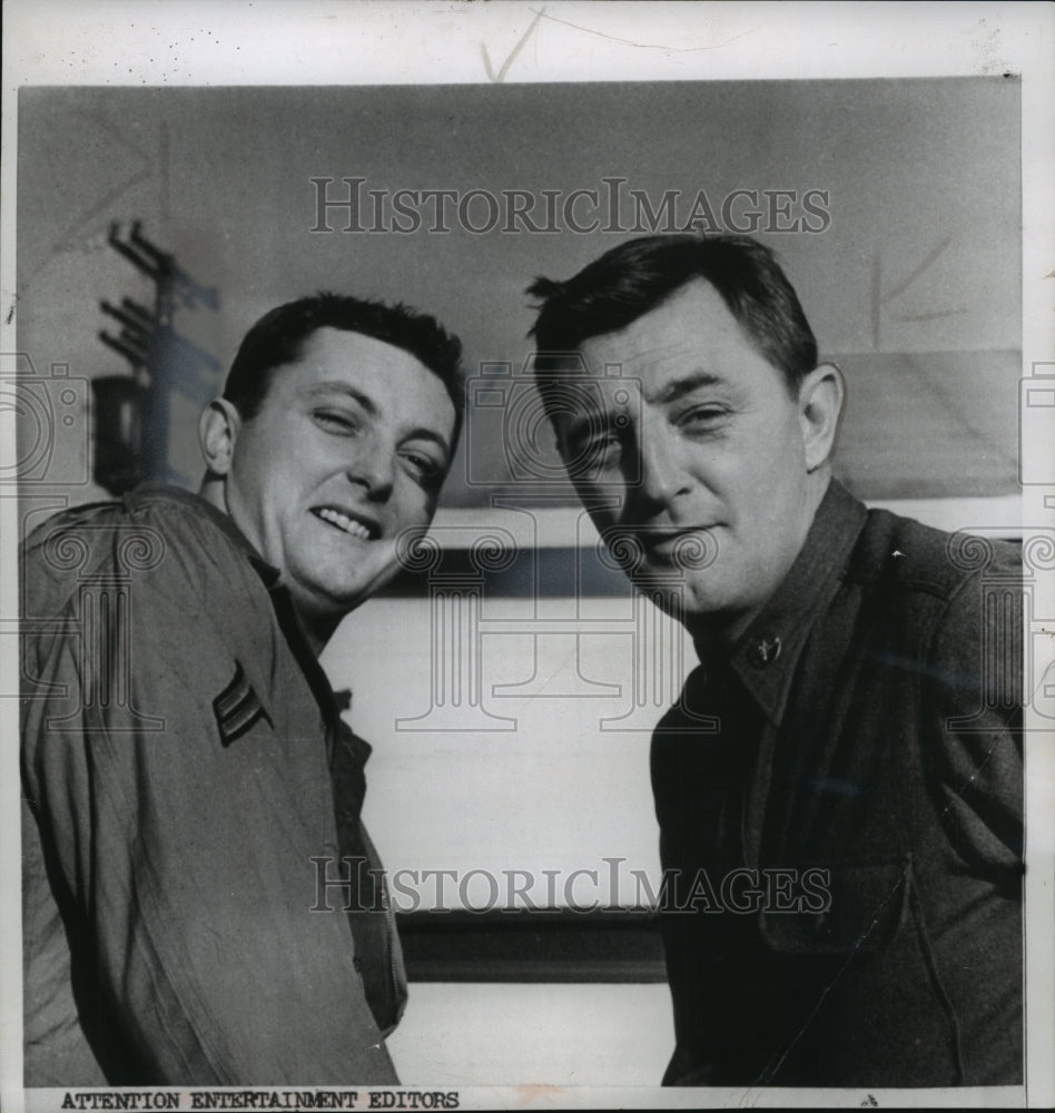 1961 Press Photo Actor Jim Mitchum with his famed father Robert - Historic Images