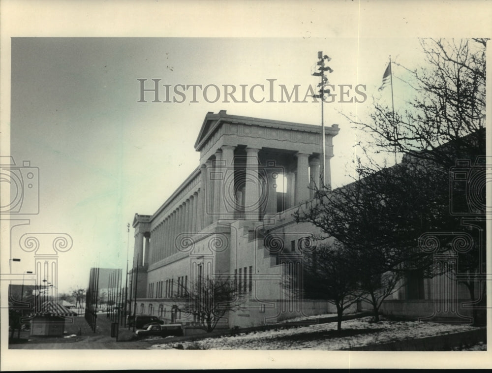 1986 Press Photo Chicago, Illinois-Doric columns, at the South end Soldier Field-Historic Images