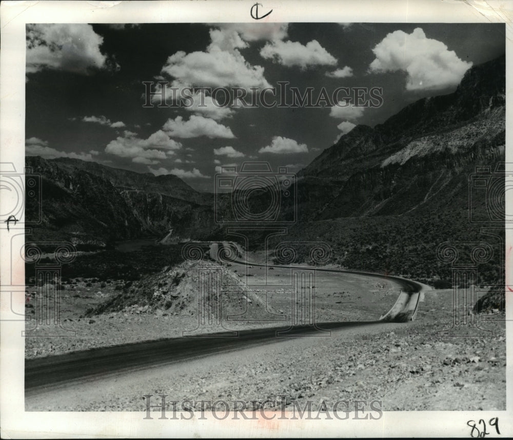 1952 Press Photo A new highway has opened up territory for vacationers in Texas - Historic Images