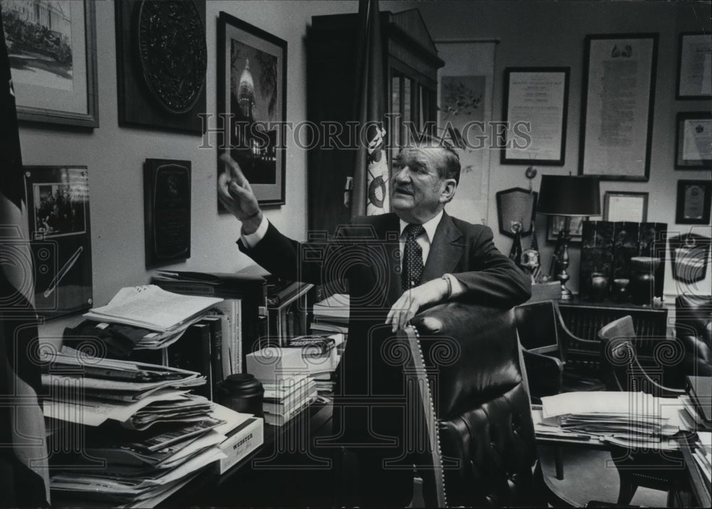 1979 Press Photo Representative Clement Zablocki&#39;s in Washington D.C. office - Historic Images