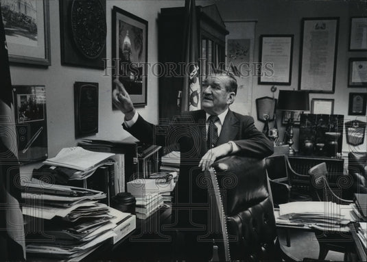 1979 Press Photo Representative Clement Zablocki's in Washington D.C. office - Historic Images