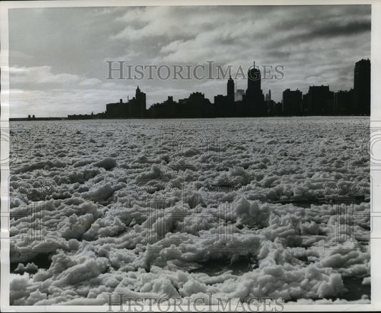1956 Press Photo In a Mass Of Ice at Chicago's North Avenue Beach - mja85631-Historic Images