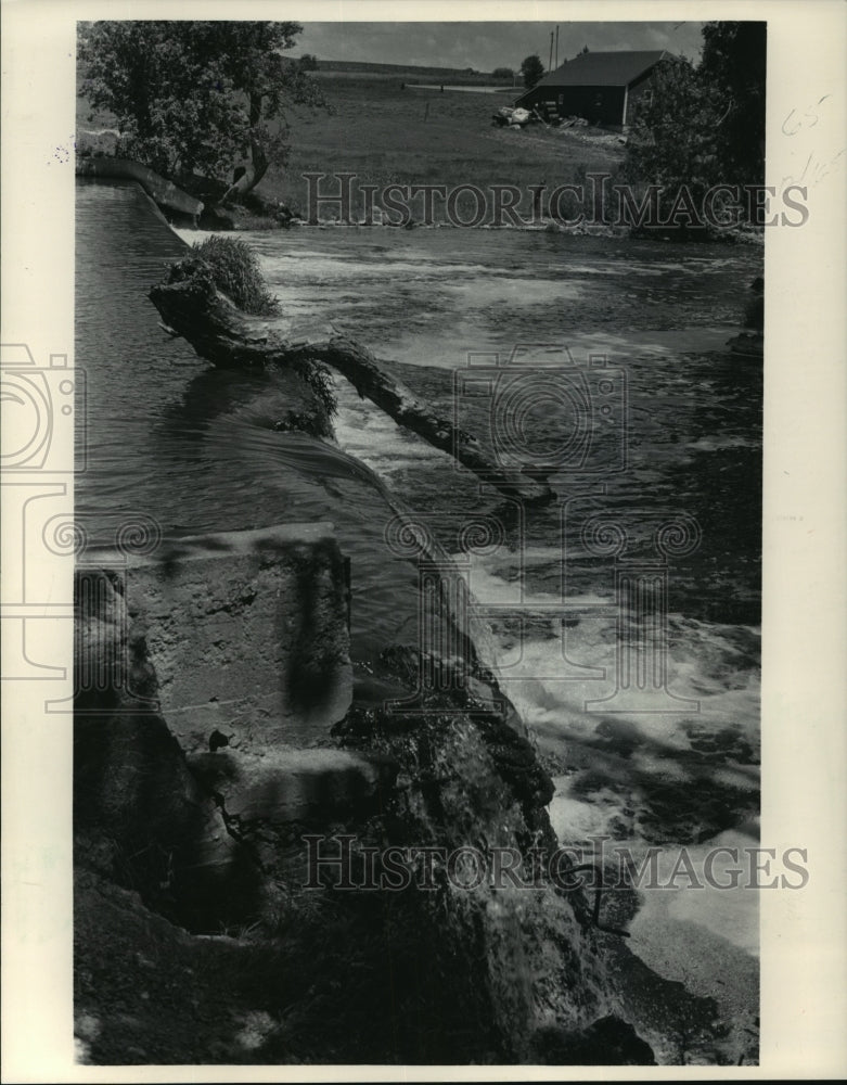 1984 Press Photo the town&#39;s early mills were powered by this dam in Wisconsin-Historic Images