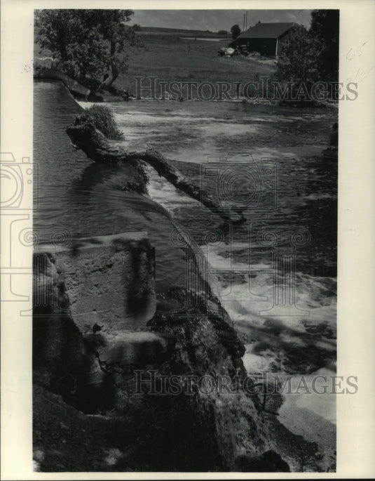 1984 Press Photo the town's early mills were powered by this dam in Wisconsin-Historic Images
