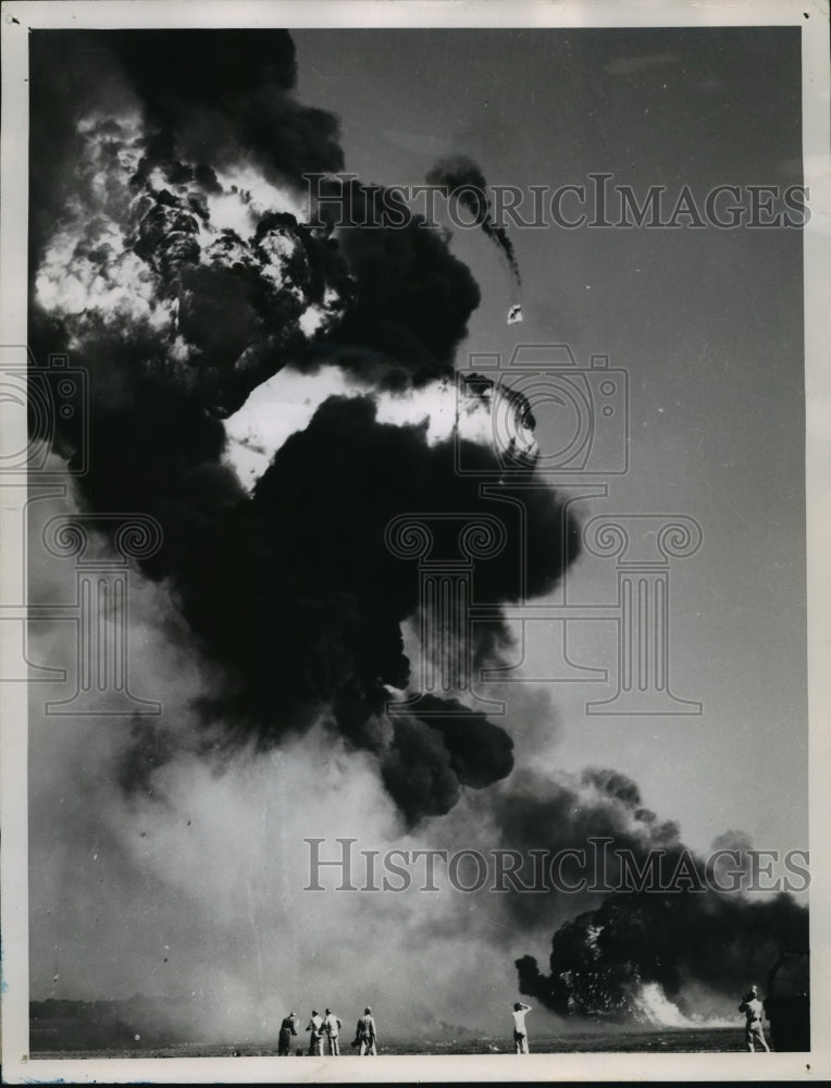 1948 Press Photo Droppable Fuel Tank (Fire Bomb) Explosion by US Air Force - Historic Images