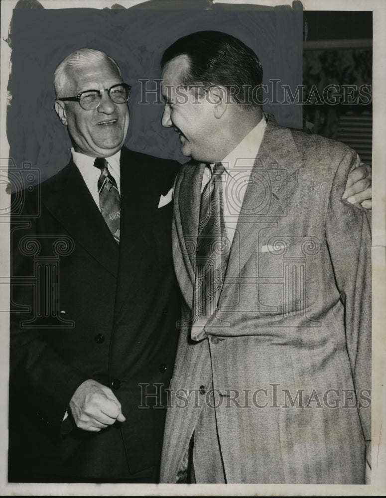 1954 Press Photo getting together is Will Harridge (left) and Arnold Johnson - Historic Images