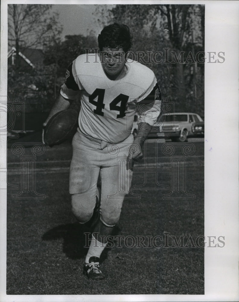 1968 Press Photo University of Wisconsin Milwaukee football, Harry Kaminsky-Historic Images