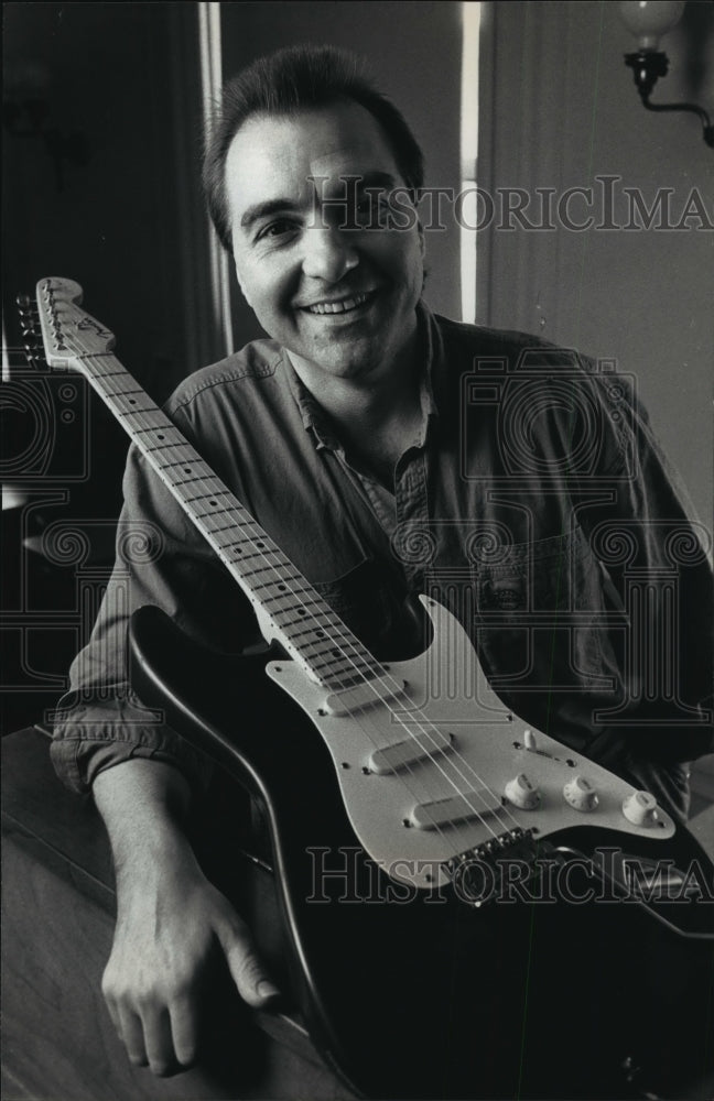 1991 Press Photo Milwaukee Guitarist Don Linke of Cooler Near The Lake - Historic Images