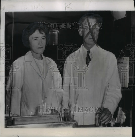 Press Photo Nobel prize winners Dr. Gerty Theresa Cori and Dr. Carl F. Cori - Historic Images