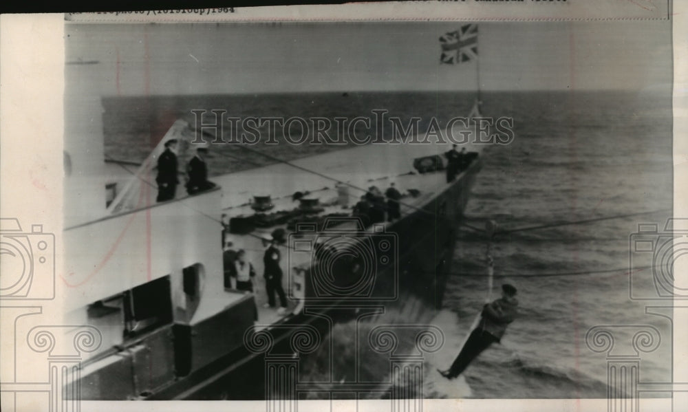 1964 Press Photo Prince Philip of Britain Swinging from Royal Yacht Britannia-Historic Images