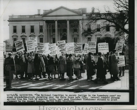 1953 Press Photo Rosenberg Case being protested at White House - mja86957-Historic Images