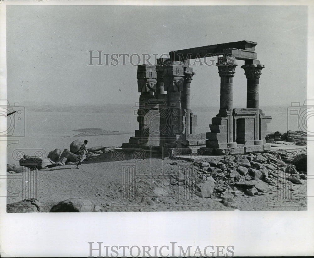 1969 Press Photo the Ptolemaoc shrine outside Aswan in Egypt - Historic Images