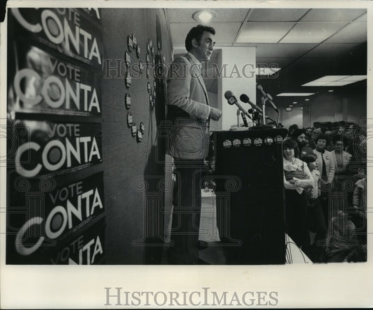 1979 Dennis Conta opens his South Side campaign headquarters-Historic Images