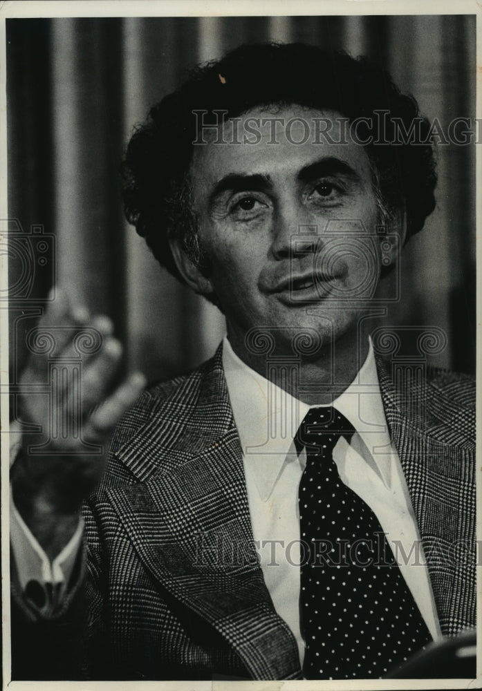 1979 Press Photo Former Wis. Sec of Revenue Dennis Conta is Mayoral Candidate - Historic Images