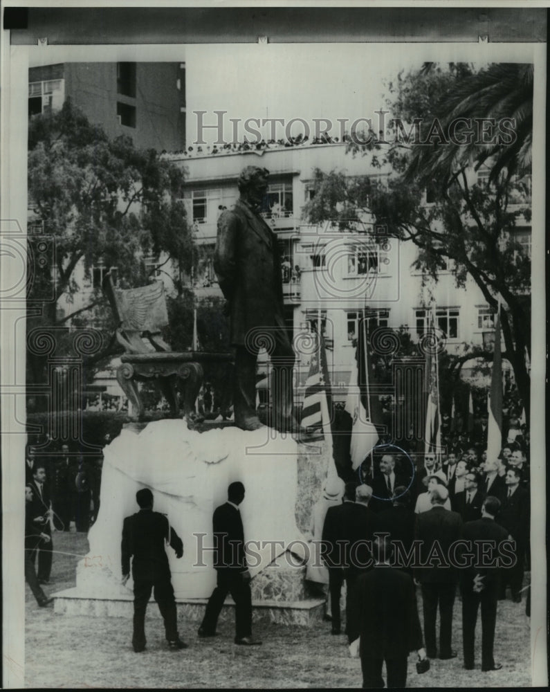 1966 Press Photo President Johnson at Lincoln ceremony in Mexico City. - Historic Images