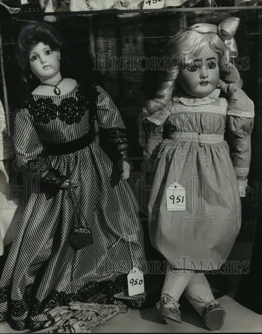 1982 Press Photo Edna Woodside Sells Her Collection of Dolls - mja87758 - Historic Images