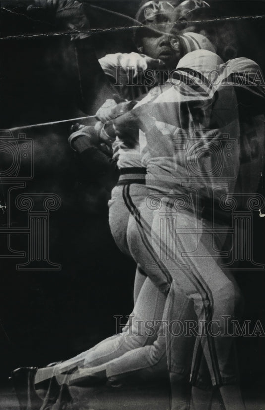 1977 Press Photo Milwaukee Brewer Cecil Cooper can "swing with the best of them"-Historic Images