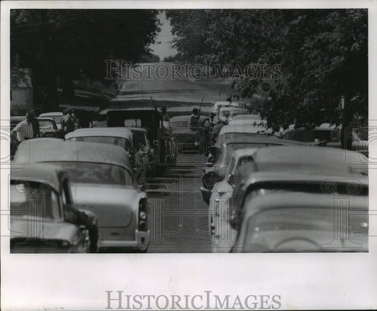 1961 Press Photo Posse searches for Miller in Wisconsin. - mja88841-Historic Images