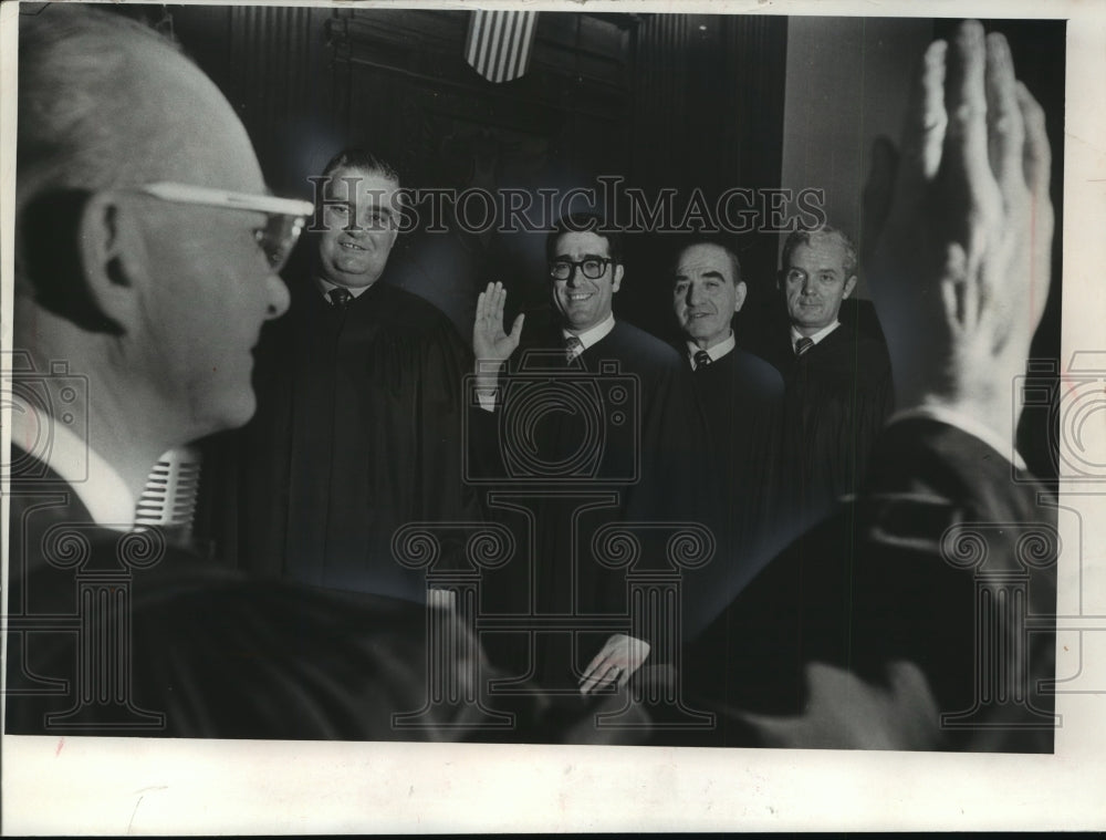 1970 Press Photo Four judges sworn in by Supreme Court Justice Connor T. Hansen - Historic Images