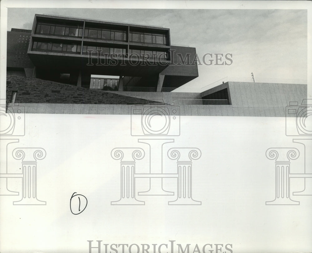 1977 Press Photo enlarged War Memorial Center houses the Milwaukee Art Center-Historic Images