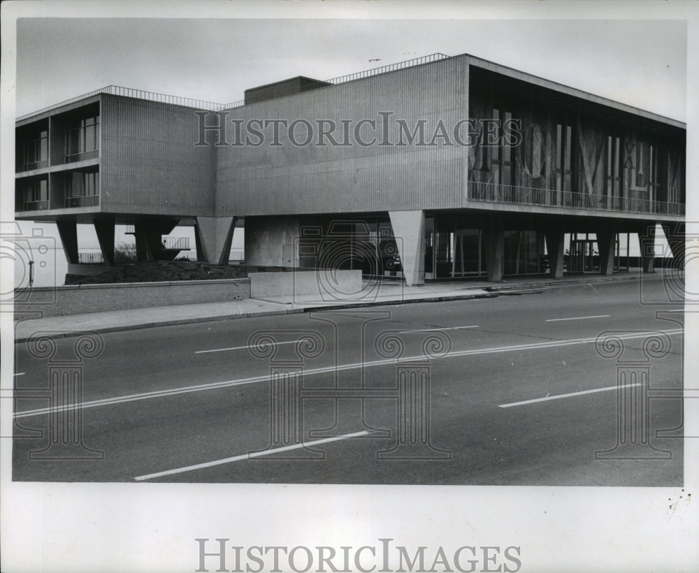 1966 Press Photo Milwaukee County War Memorial Center exterior - Historic Images