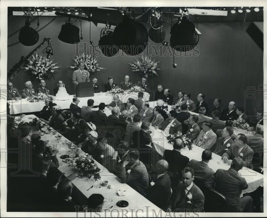 Press Photo Milwaukee Journal 30th Year of Radio, Russ Winnie - Historic Images