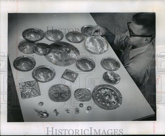 1965 Milwaukee Museum Gold Exhibit, Lee Parsons Curator - Historic Images
