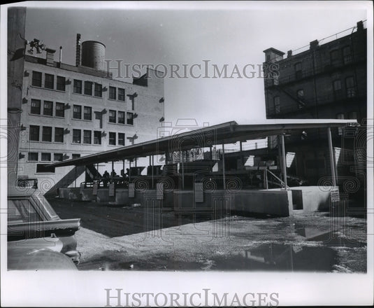 1960 Press Photo Milwaukee Journal loading Platform - mja89530-Historic Images