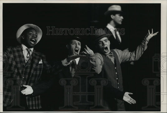 1989 Press Photo Milwaukee County High School Theater Festival singers.-Historic Images
