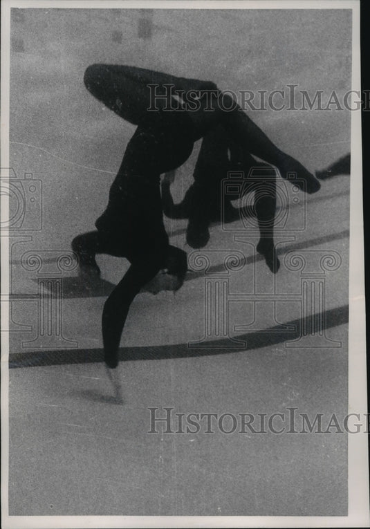 1959 Press Photo Students rehearse "Fintasia", water ballet, Custer High School - Historic Images