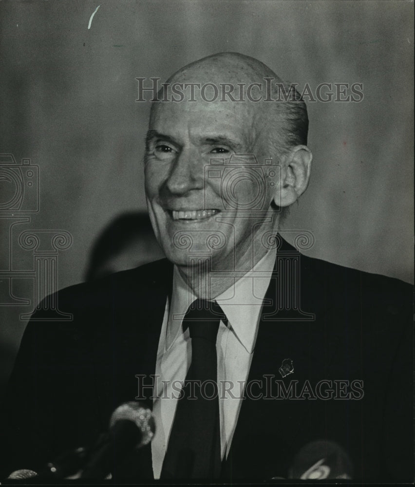 1983 Press Photo Democratic Presidential Candidate Alan Cranston Of California - Historic Images
