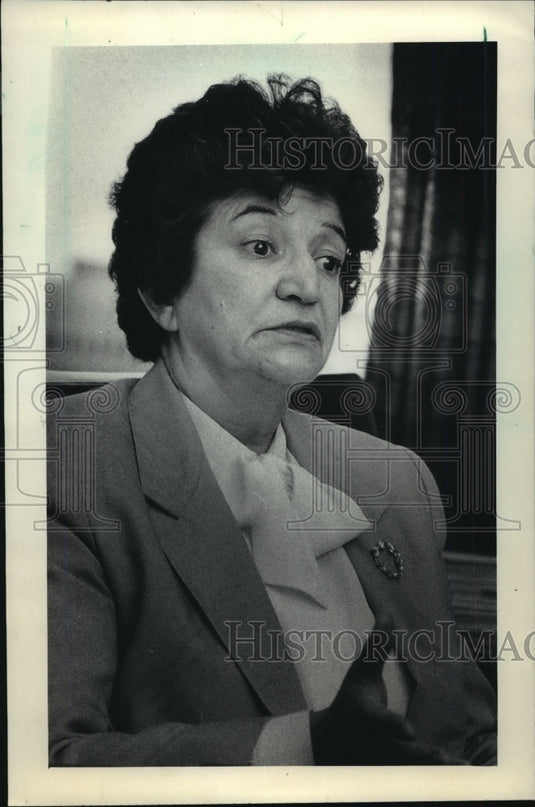 1985 Press Photo; Sally Crivello Senior VP of First Savings & Loan Association - Historic Images