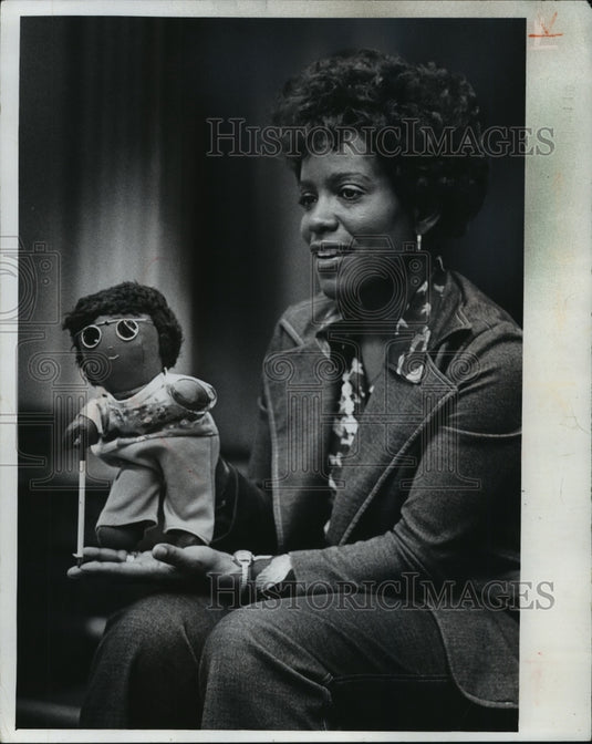 1977 Press Photo Marlene Cummings, human relations specialist, Lake Bluff School-Historic Images