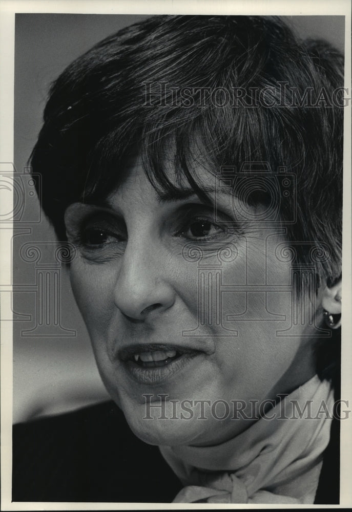 1984 Press Photo Democratic National Committee Member Lynn Cutler From Iowa - Historic Images