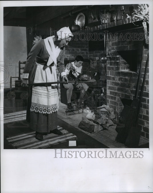 1985 Press Photo Lisa Colonna & Richard Blanchard preparing Thanksgiving Dinner - Historic Images