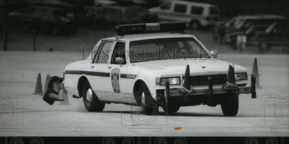 1993 Press Photo Recruits for Milwaukee County Sheriff's Dept. practice driving.-Historic Images