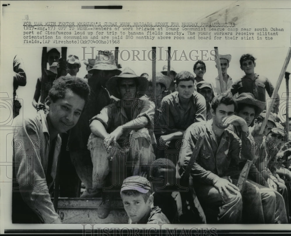 1968 Press Photo Young Communist League Workers Setting Off for Fields, Cuba-Historic Images