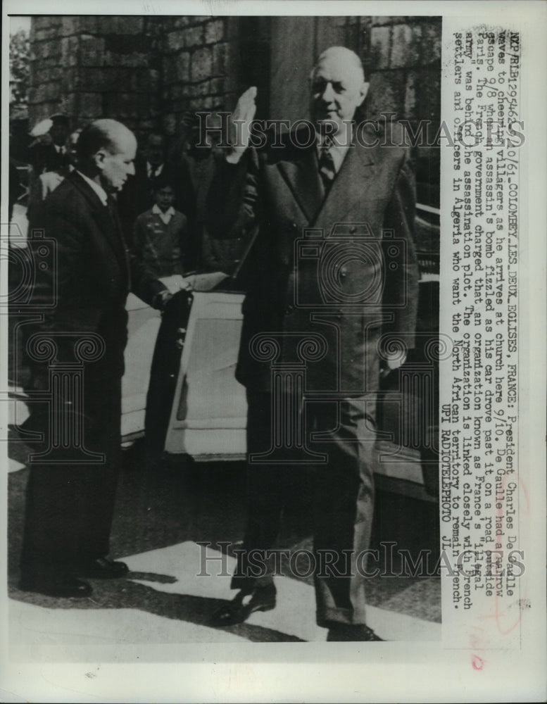 1961 Press Photo French President Charles de Gaulle arrives at church-Historic Images