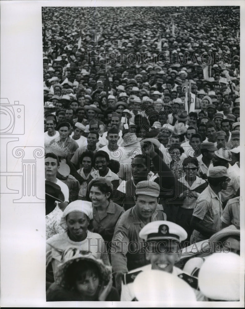 1964 Press Photo Audience responding to a speech in Cuba - mja91738-Historic Images