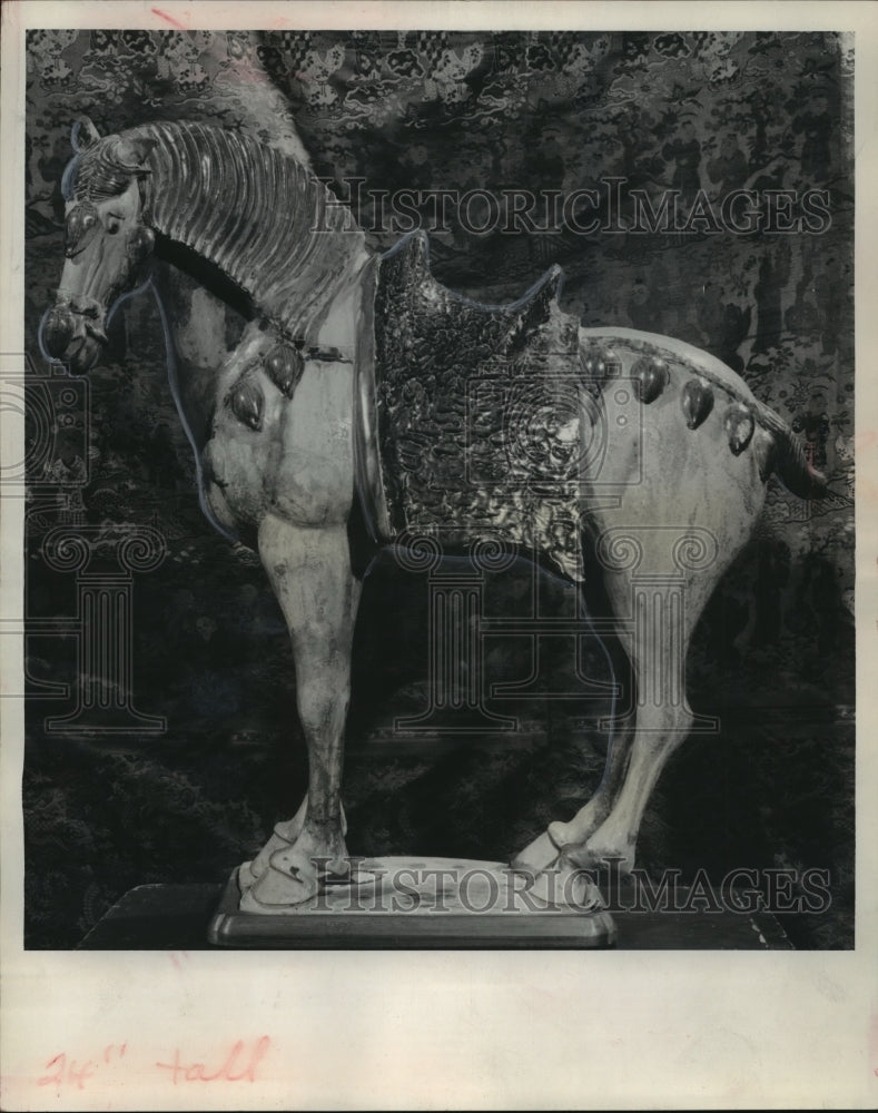 1954 Press Photo Pottery horse from T&#39;ang Dynasty at Milwaukee Public Museum - Historic Images