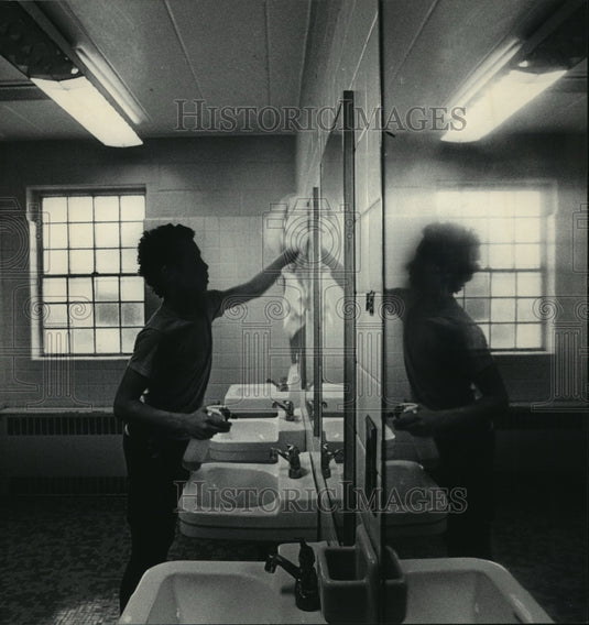 1985 Press Photo Boys' cleaning routine at Ethan Allen School - mja91942 - Historic Images