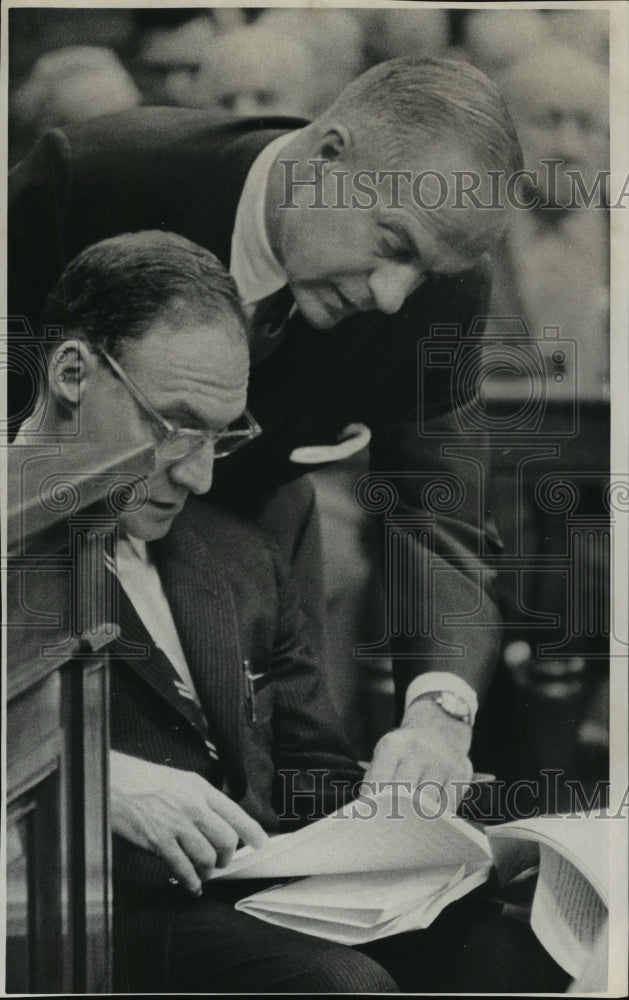 1966 Press Photo Willard Stafford, leans over to confer with Louis Oberdorfer.-Historic Images