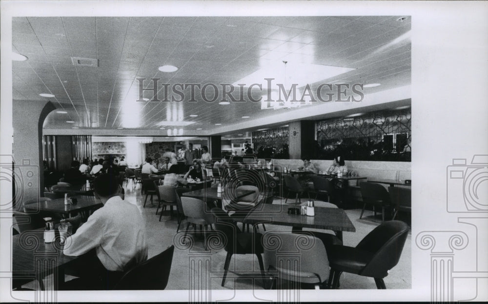 1964 Press Photo The Cafeteria interior at the Milwaukee Journal Sentinel-Historic Images