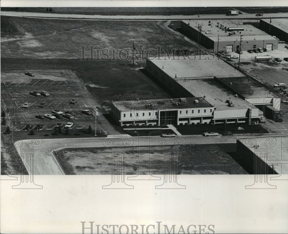 1973 Press Photo Del Chemical Corp, Menomonee Falls, Wisconsin - mja92273-Historic Images