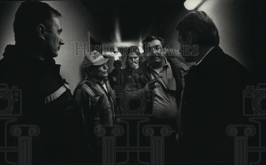 1991 Press Photo Detectives Greg Hoppe and Glenn Zirgibel of Milwaukee - Historic Images